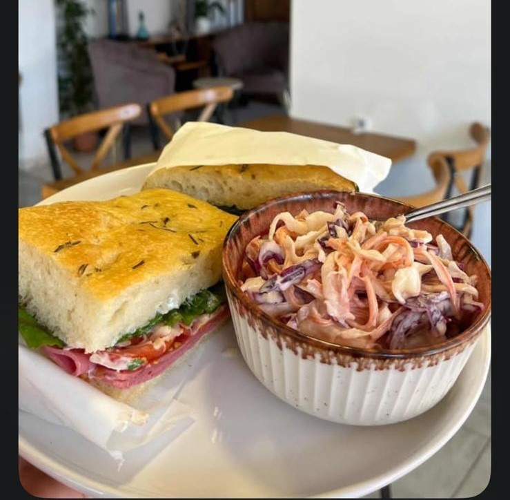 Macar Salamlı Sandviç